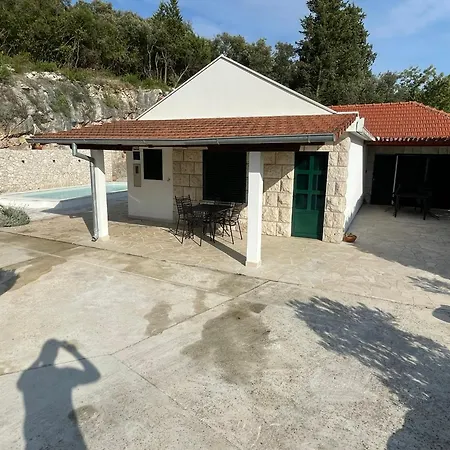 Dom wakacyjny House Damic *