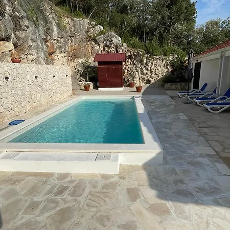 Сasa de vacaciones House Damic